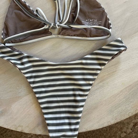 ACACIA - Picture 4 of 5